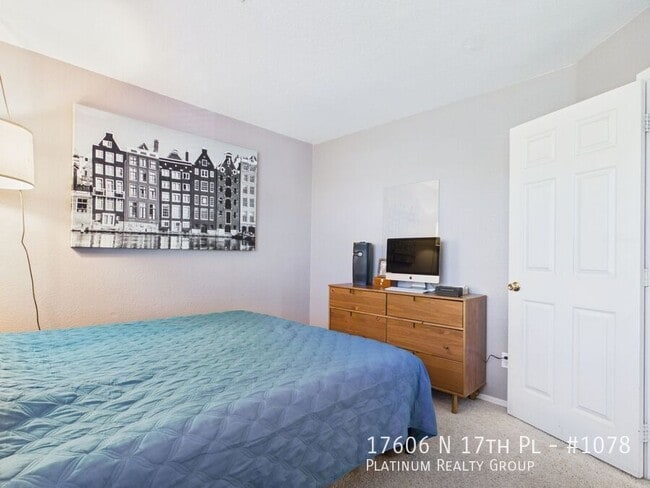 Foto del edificio - 17606 N 17th Pl