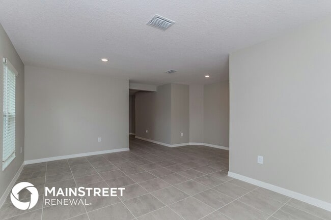 Foto del edificio - 333 Daffodil Ln