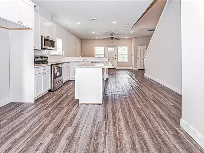 Foto del edificio - 5217 E Houston Rd