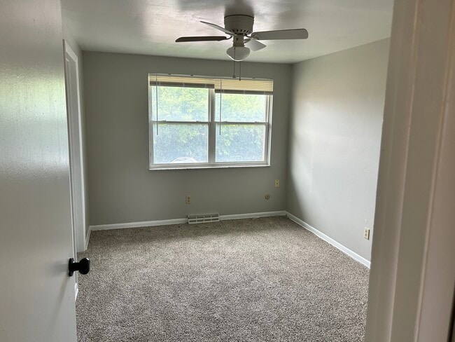 Building Photo - 5670-5676 Ironwood Ct