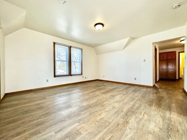 Building Photo - 3105 Mero St - Duplex