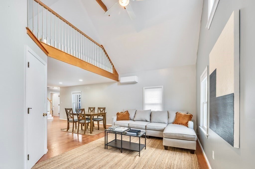 Primary Photo - 12 Berkshire Pl