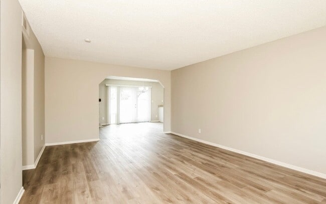 Building Photo - 5435 W Altadena Ave