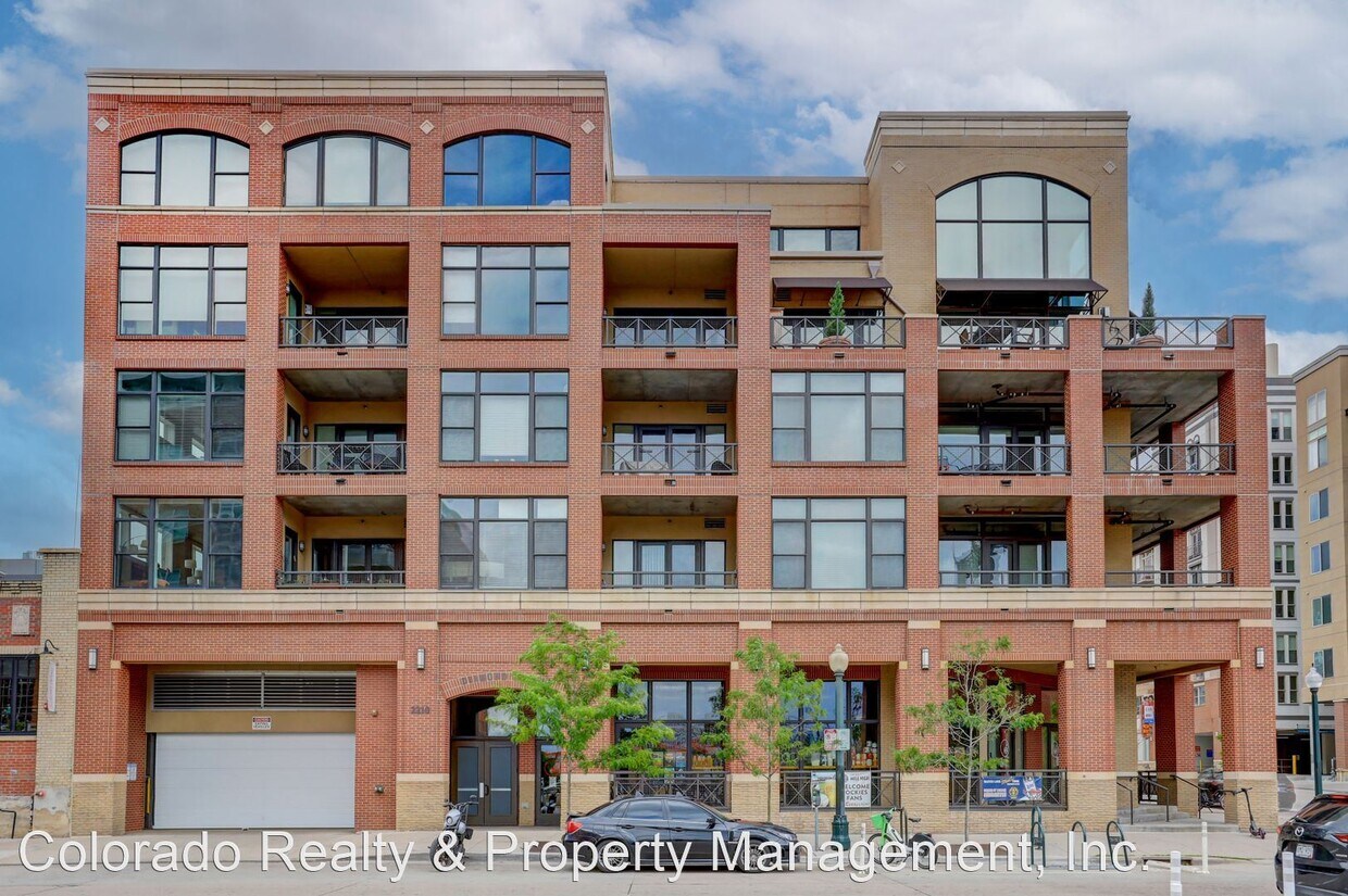 Foto principal - 2 br, 2.5 bath House - 2210 Blake Street, ...