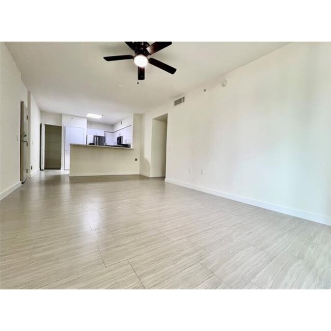 Building Photo - 601 NE 39th St