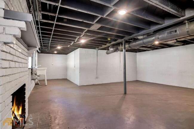 Building Photo - 3110 Ebenezer Rd NE