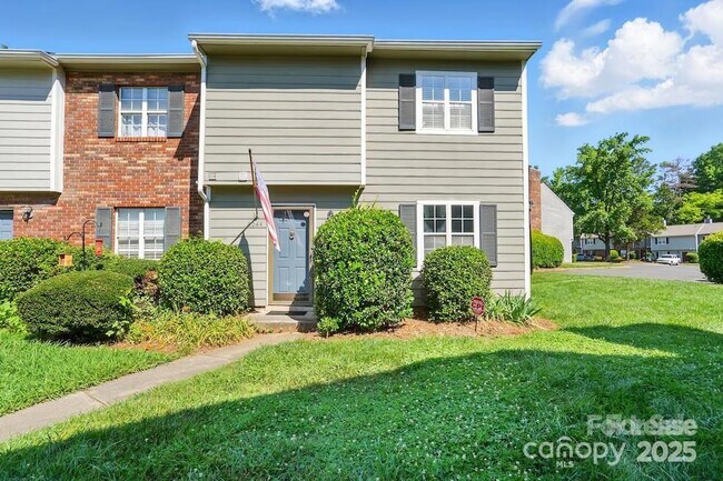 Foto del edificio - 6044 Heath Valley Rd