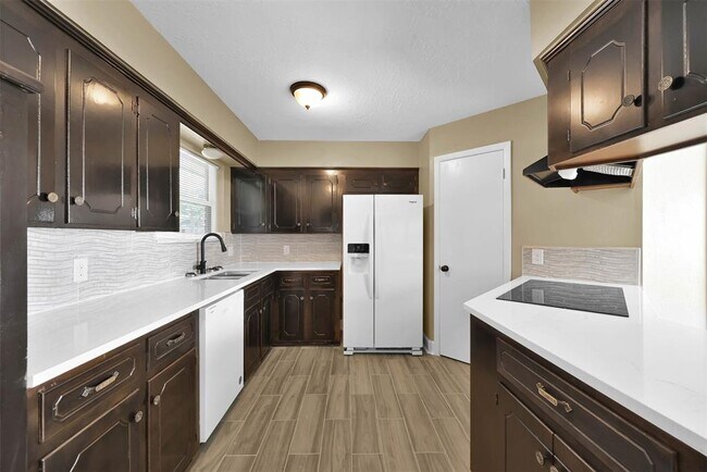 Building Photo - 29103 Raestone St