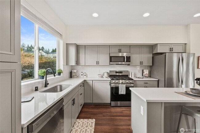 Building Photo - Beautiful and Modern Home in CK School Dis...