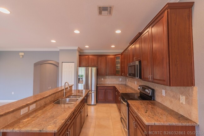 Building Photo - 7522 SW Herrington Ln