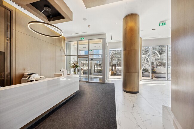 Building Photo - 15 Queens Quay E