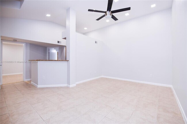 Foto del edificio - 1011 Crystal Way