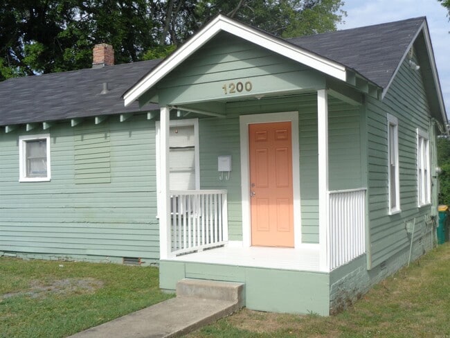 Building Photo - 1200 S Cross St
