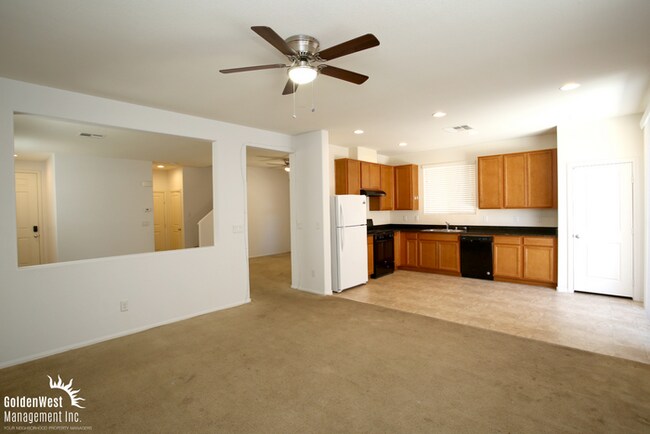 Building Photo - Gorgeous 4Bdm 2.5Ba Two-Story Home in Sout...