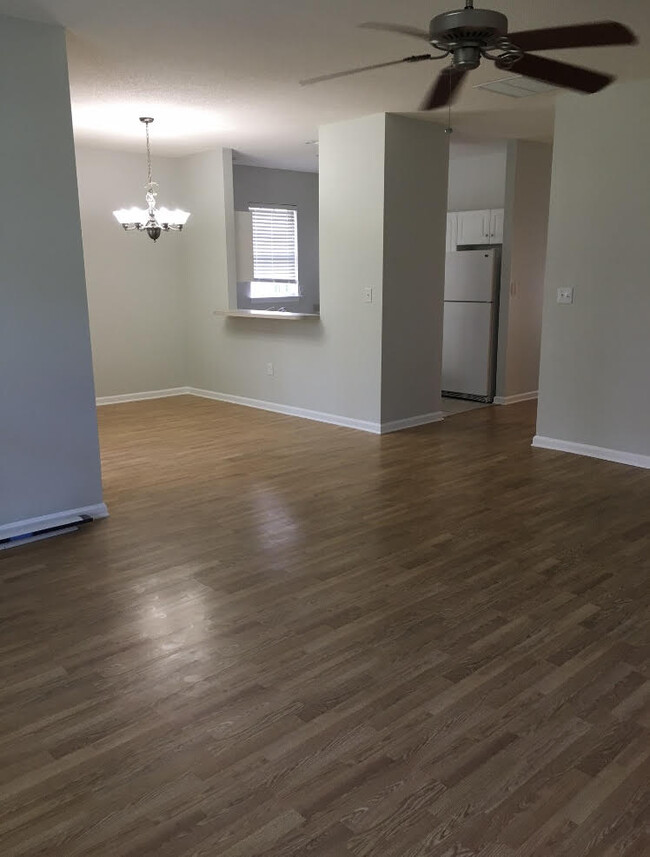 Living Room - 443 Colonial Trace Dr