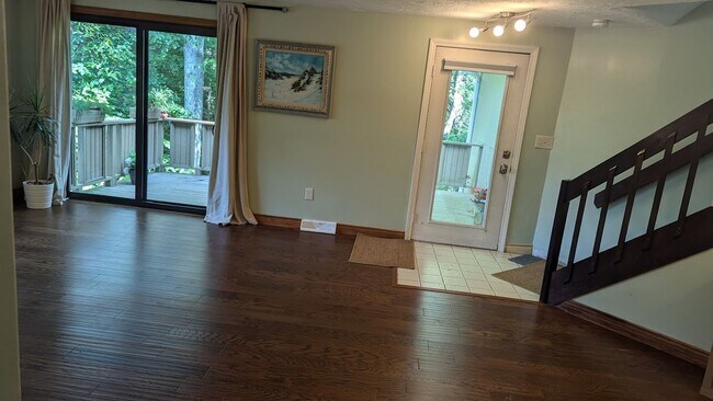Building Photo - ***Please Respond Directly to the Online L...