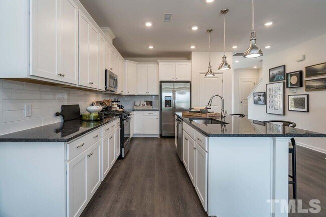 Building Photo - 1117 Commack Dr