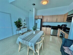 Building Photo - 300 S Biscayne Blvd