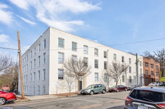 Interior Photo - Poythress Apartments