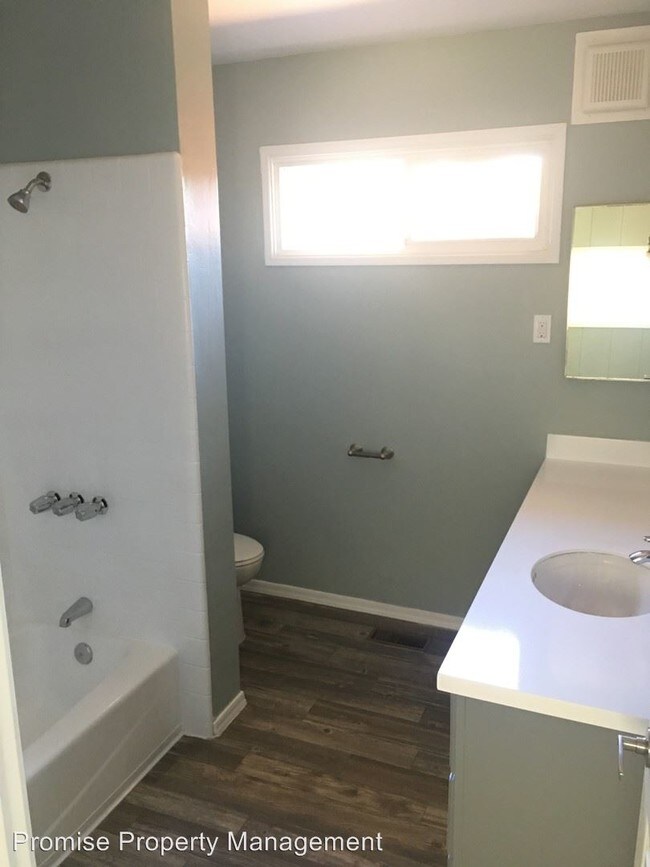 Building Photo - 1291 Las Flores Dr