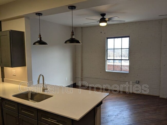 Building Photo - 34 1st St NE