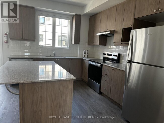 Building Photo - 1259 Lily Cres