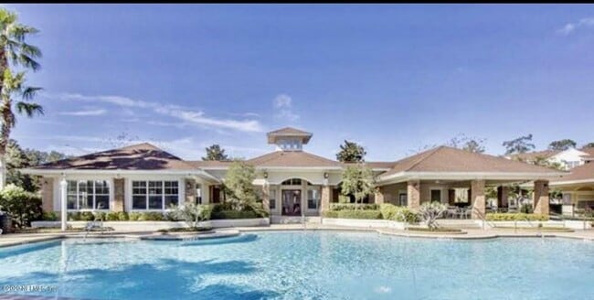 Building Photo - 7801 Point Meadows Dr