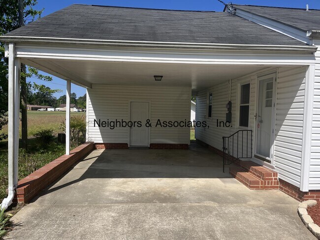 Foto del edificio - 9814 Stricklands Crossroads Rd