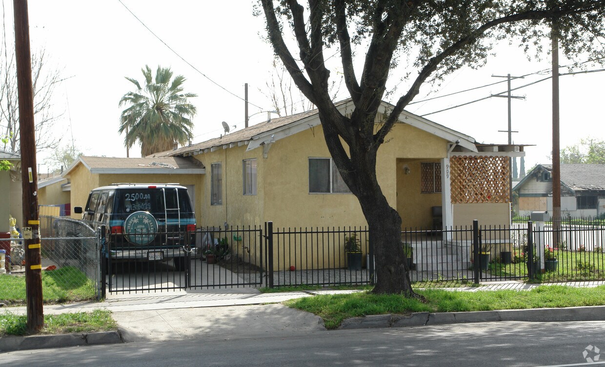 Building Photo - 909 N Mountain View Ave