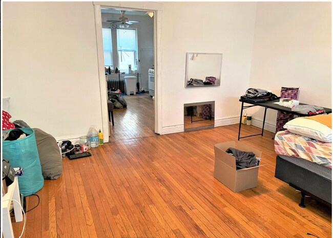 Building Photo - 3906 W Argyle St