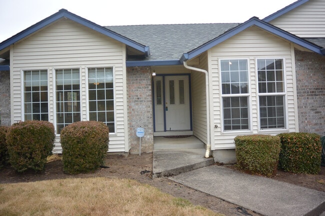 Building Photo - 12515 NE 45th Ave