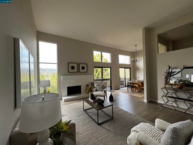 Foto del edificio - Light, Bright, Spacious Townhome in Summit...