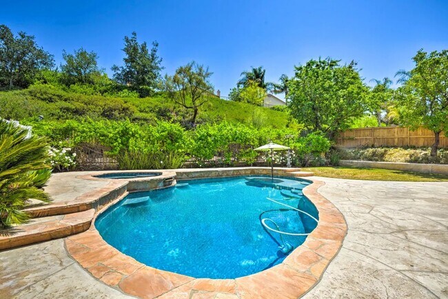 Foto del edificio - 26338 Oakdale Canyon Ln