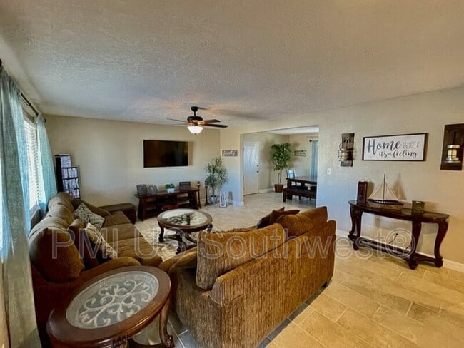 Building Photo - 3378 Katherine Dr