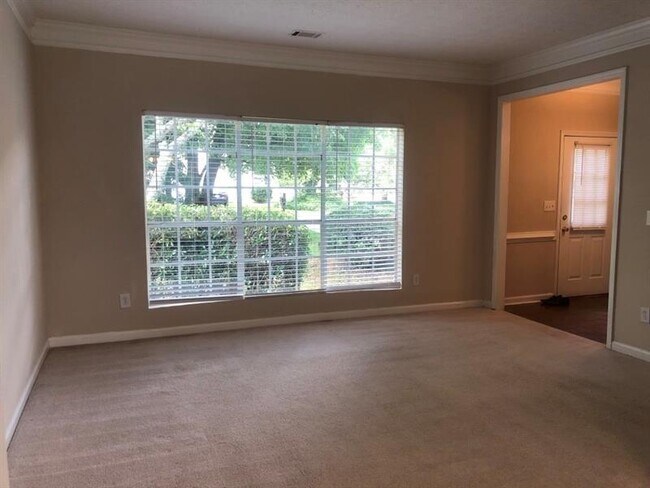 Building Photo - 4805 N Bridges Dr