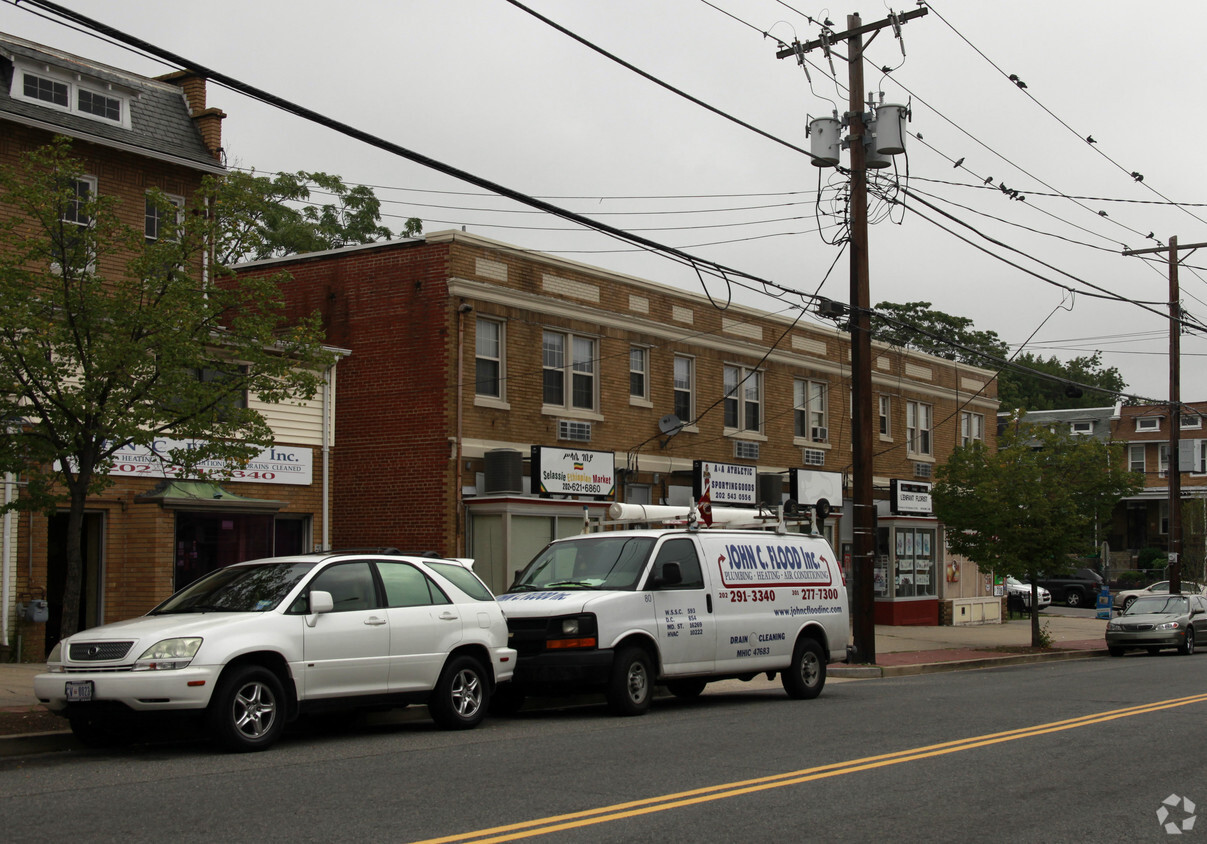 Primary Photo - Carolina Apartments