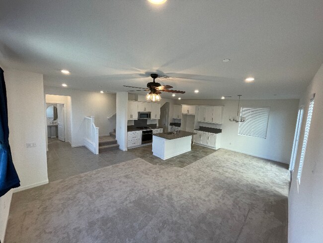 Building Photo - 16286 Lozano St