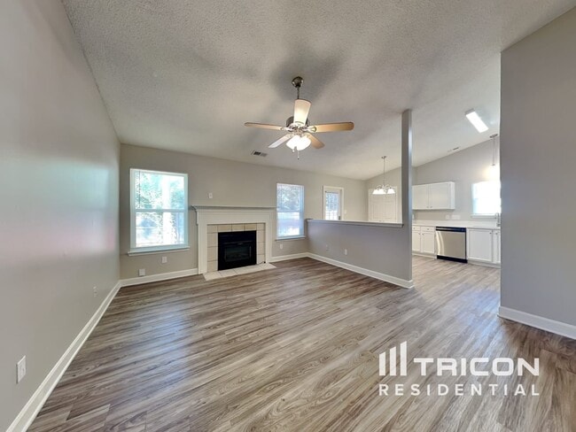 Foto del edificio - 607 Kingville Dr