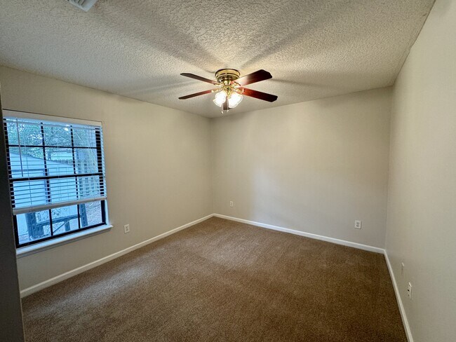 Building Photo - 1510 Wayward Wind Ln