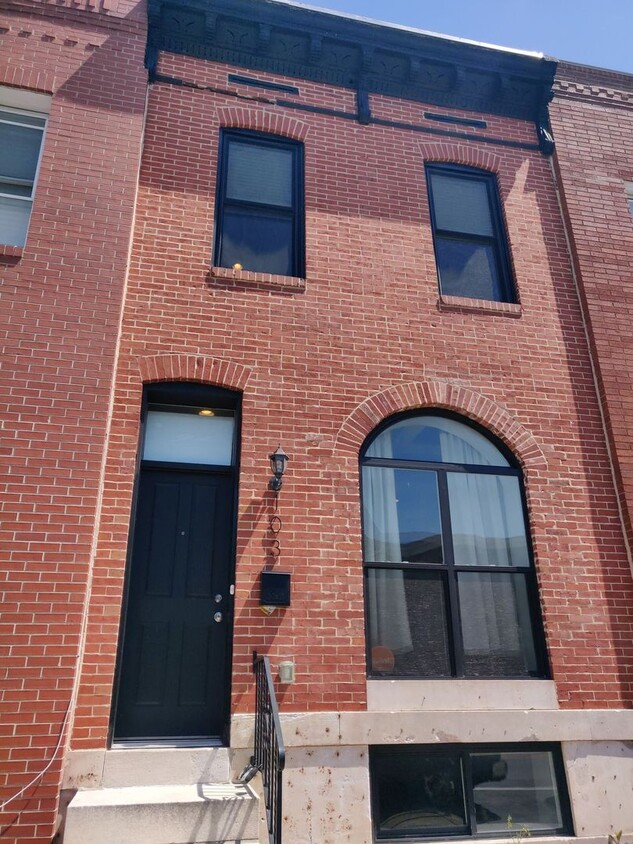 Primary Photo - 2-Bedroom Highlandtown Townhome with Bonus...