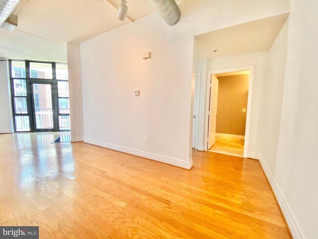 Foto del edificio - 2020 12th St NW