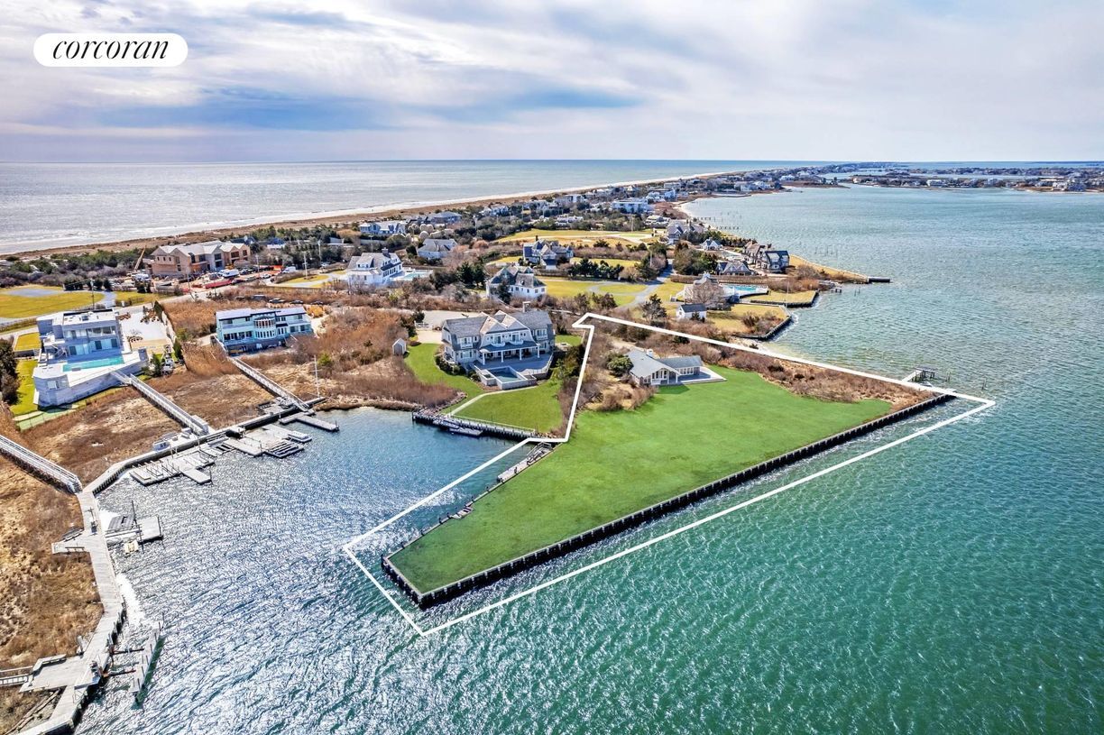 Foto principal - 1 Watersedge Dr