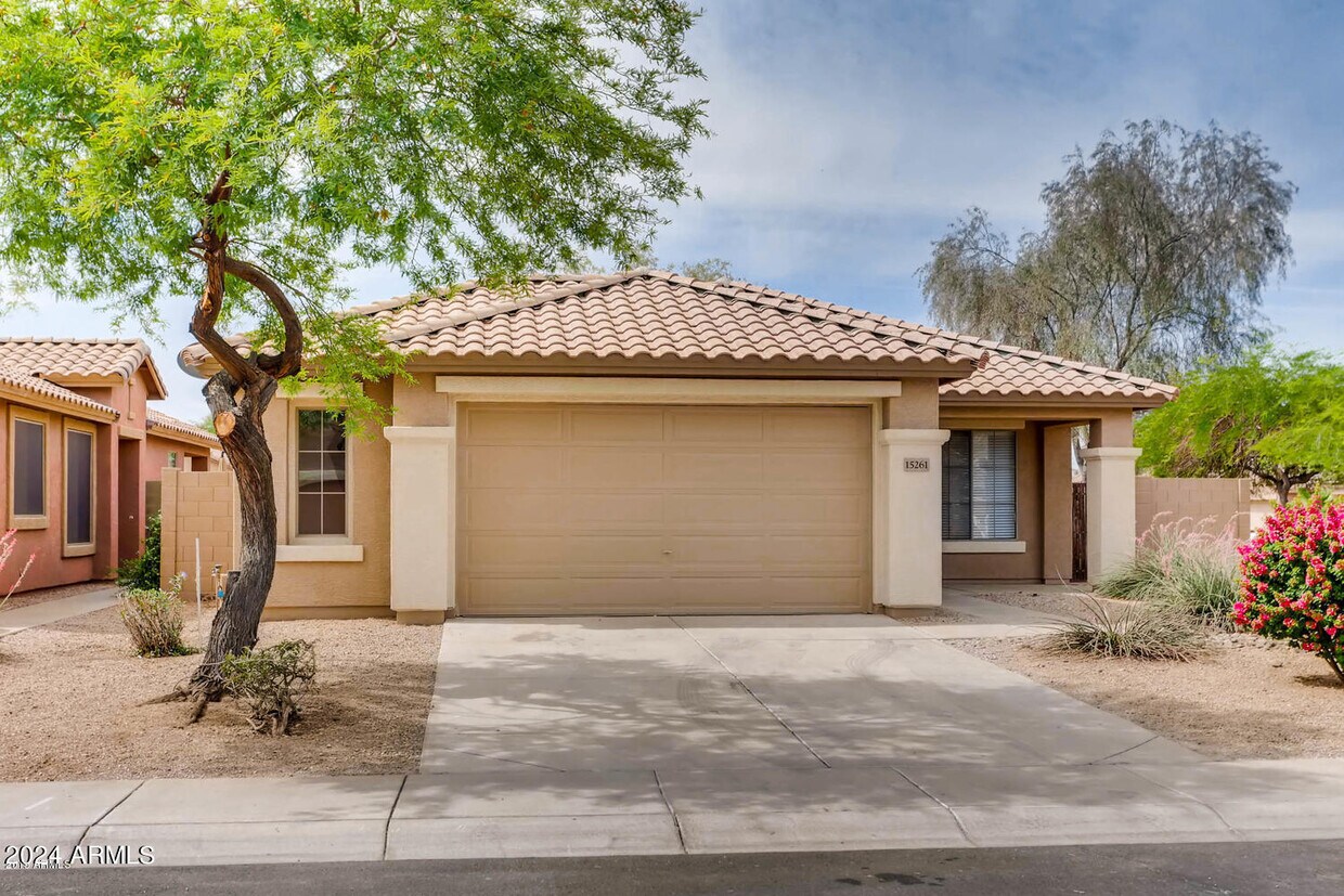 Foto principal - 15261 W Custer Ln
