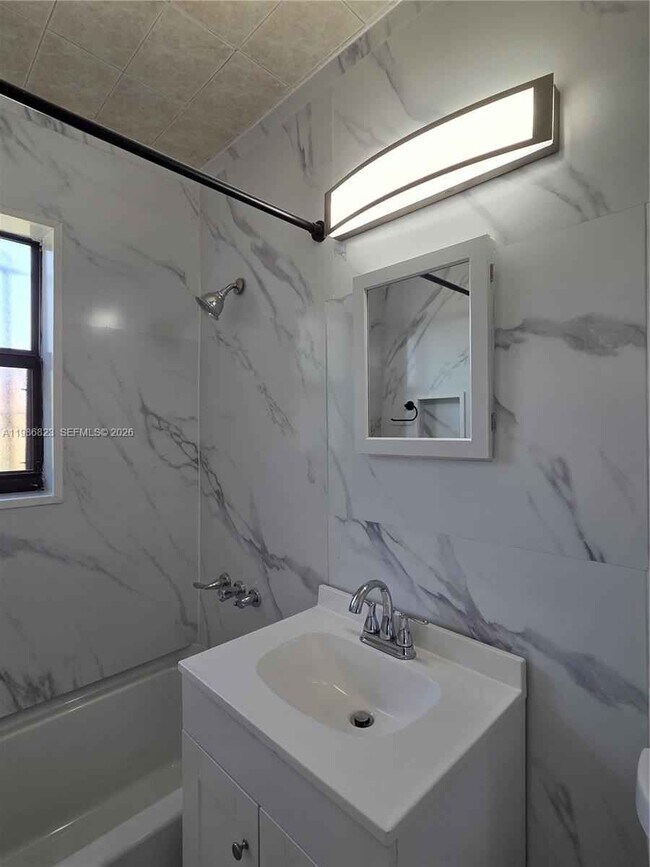 Foto del edificio - 3061 NW 83rd Terrace