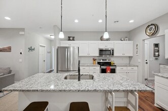 Building Photo - 7356 Kalland Cir NE