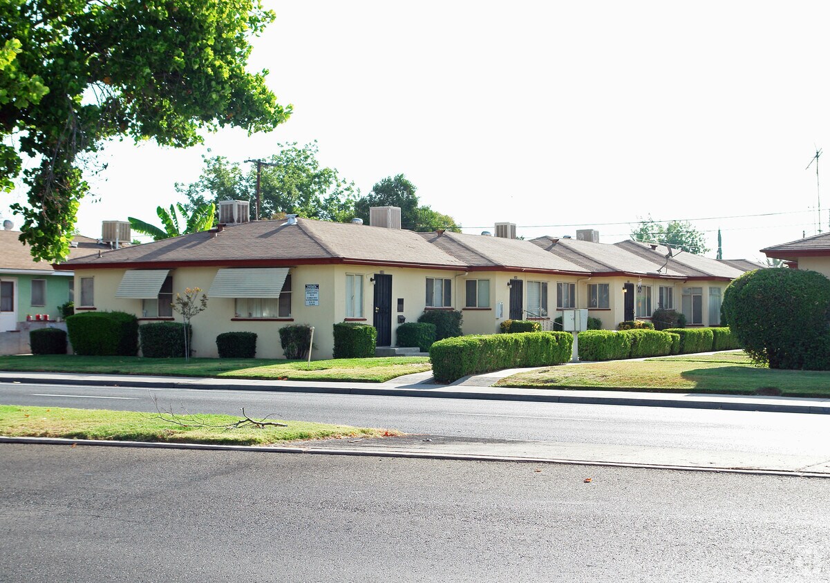 Foto del edificio - 2434-2450 N 1st St