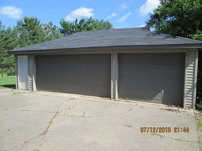 Building Photo - 1315 4 Mile Rd NE