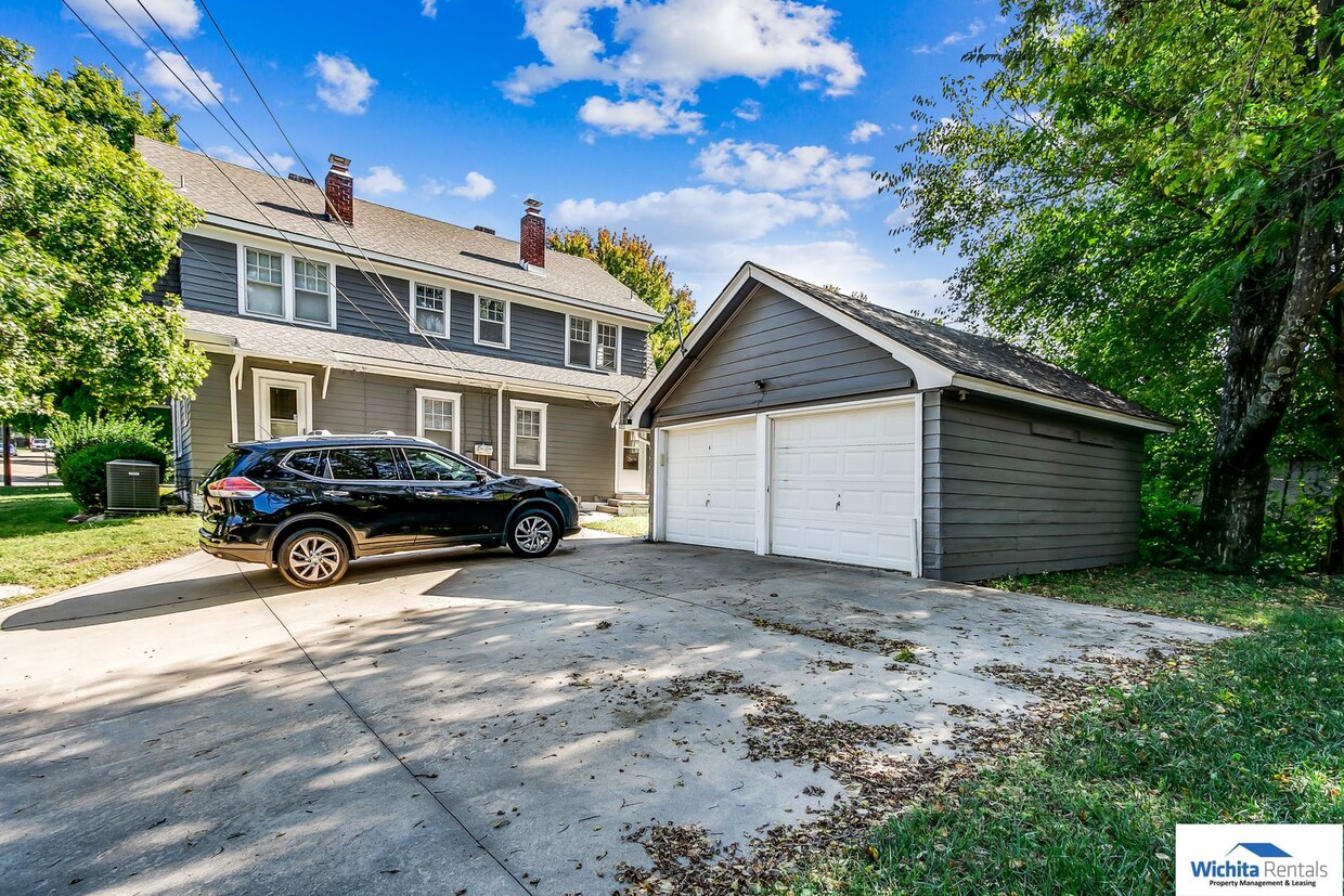 Foto del edificio - 2 bedroom duplex in College Hill