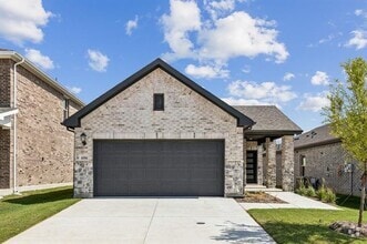 Building Photo - 606 Travine Dr