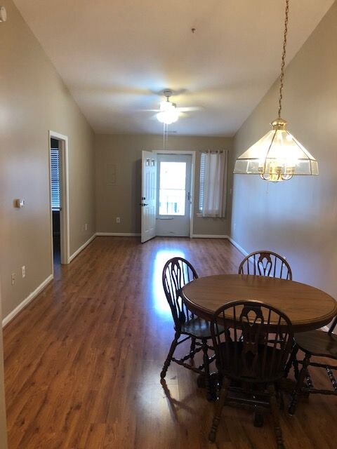Building Photo - 1820 Vincenza Dr